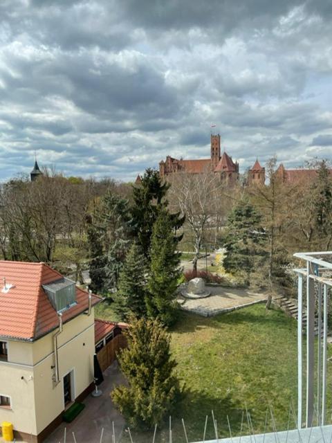 Apartament Z Widokiem Na Zamek Gn Apartment Malbork Exterior photo